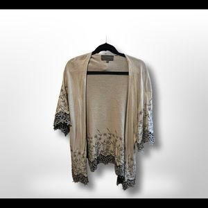 Anthropologie kimono SzM with lace trim